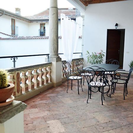 Villa Maghetti - Modernized Flat In Historic Palazzo In The Center Of 루이노 외부 사진