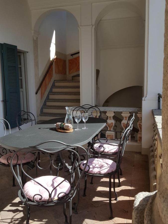 Villa Maghetti - Modernized Flat In Historic Palazzo In The Center Of 루이노 외부 사진