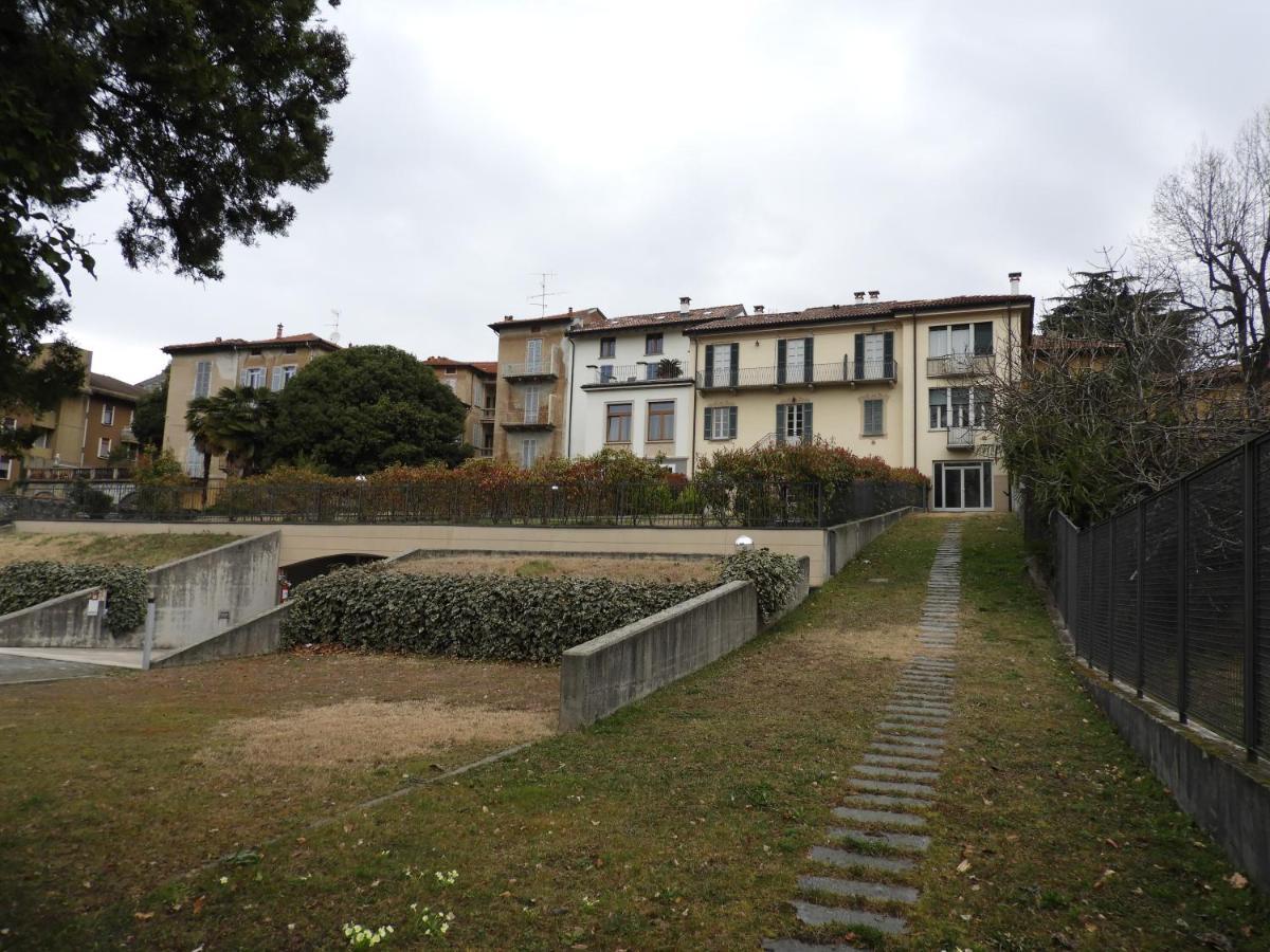 Villa Maghetti - Modernized Flat In Historic Palazzo In The Center Of 루이노 외부 사진