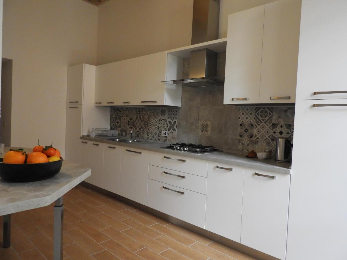 Villa Maghetti - Modernized Flat In Historic Palazzo In The Center Of 루이노 외부 사진
