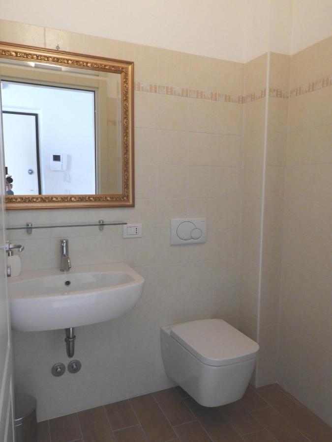 Villa Maghetti - Modernized Flat In Historic Palazzo In The Center Of 루이노 외부 사진