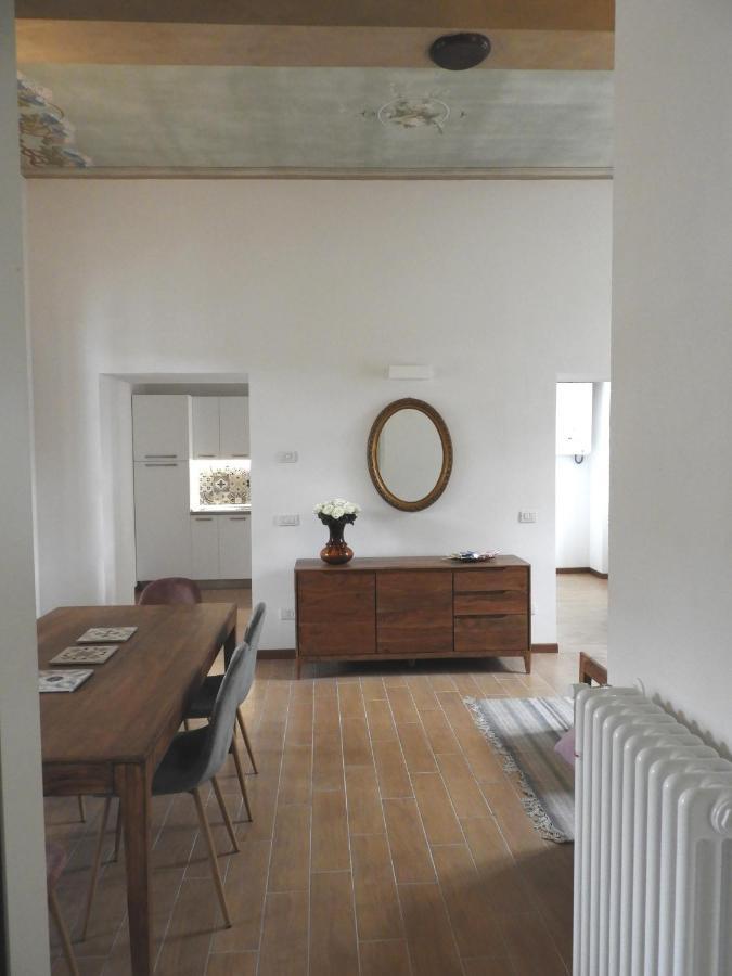 Villa Maghetti - Modernized Flat In Historic Palazzo In The Center Of 루이노 외부 사진