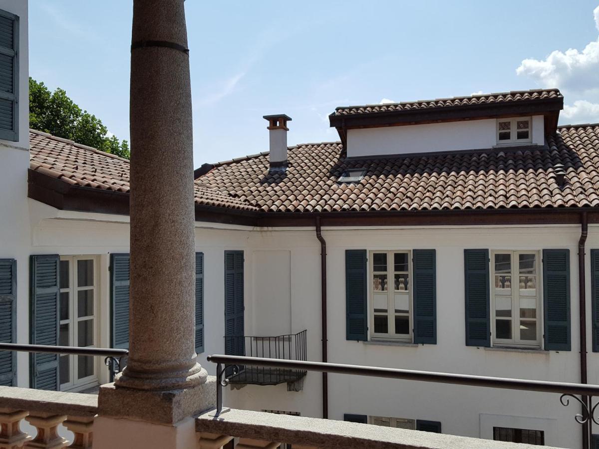 Villa Maghetti - Modernized Flat In Historic Palazzo In The Center Of 루이노 외부 사진