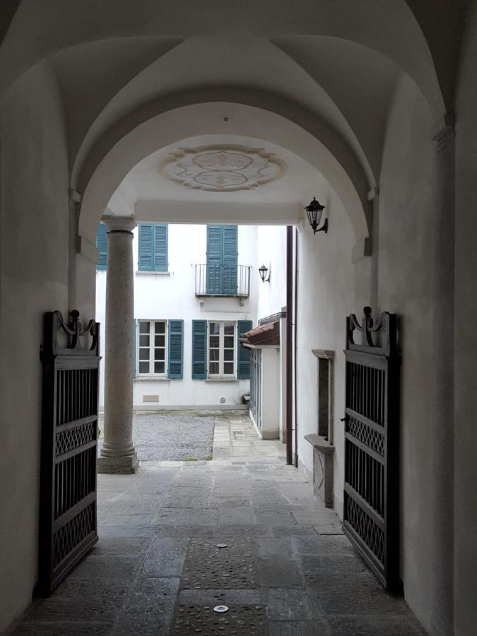 Villa Maghetti - Modernized Flat In Historic Palazzo In The Center Of 루이노 외부 사진